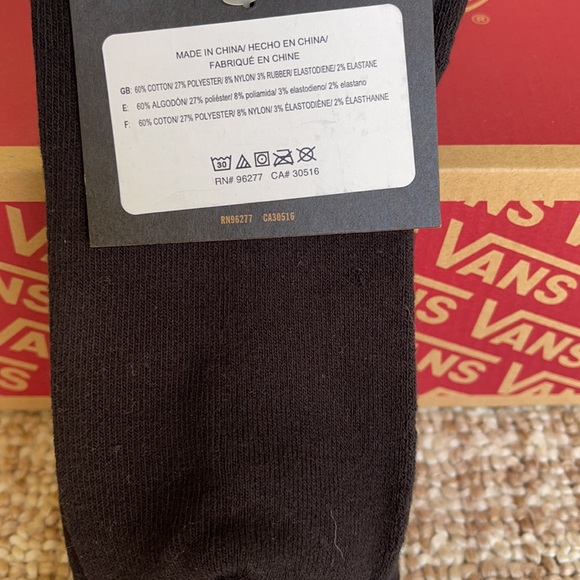 Vans “Off The Wall” socks - Picture 6 of 16